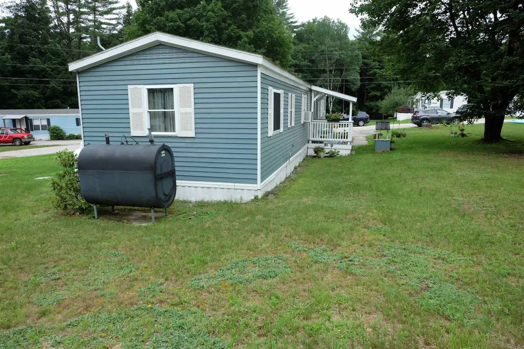 11 Brook Circle Loudon NH 03307