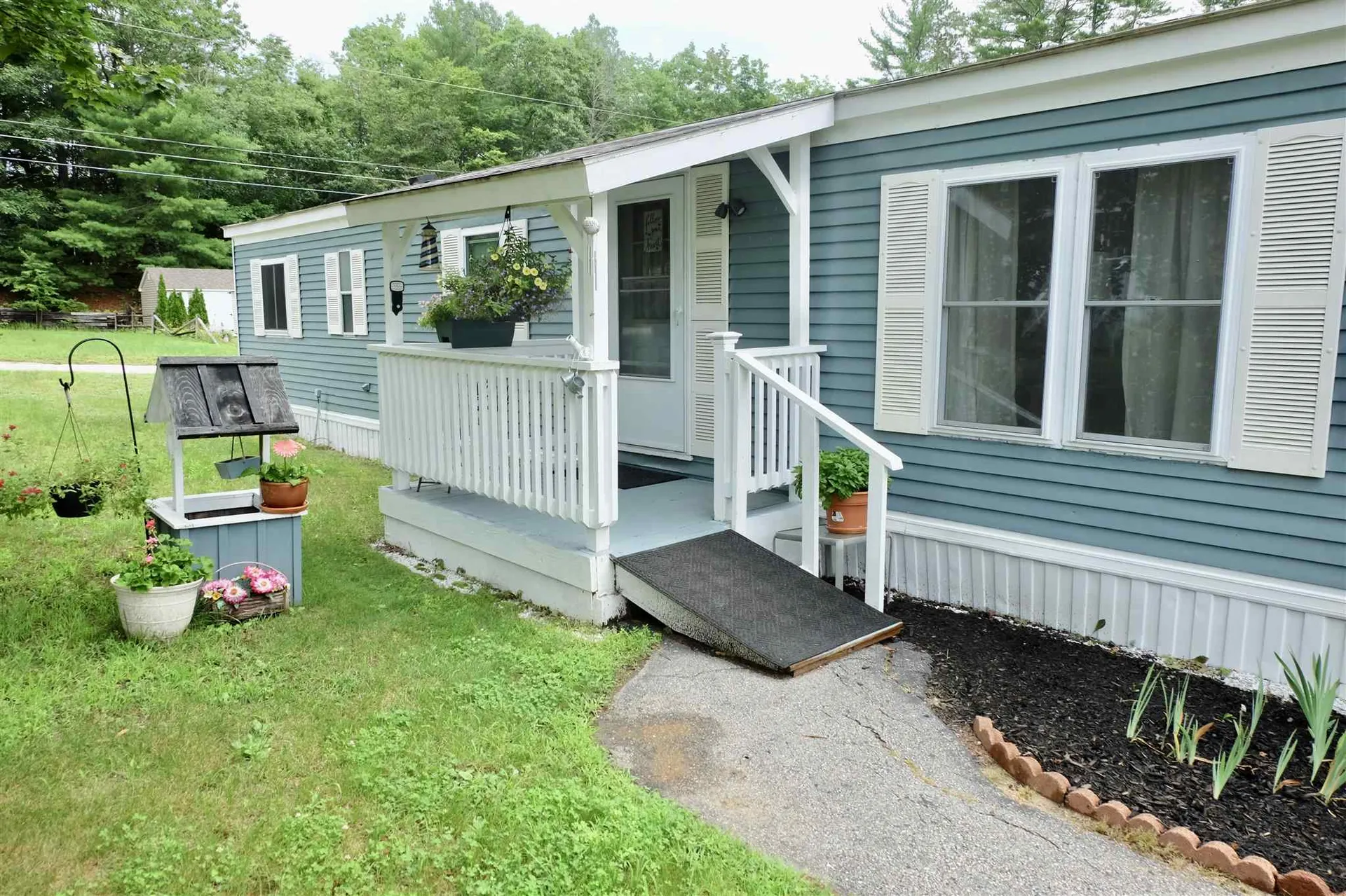 11 Brook Circle Loudon NH 03307