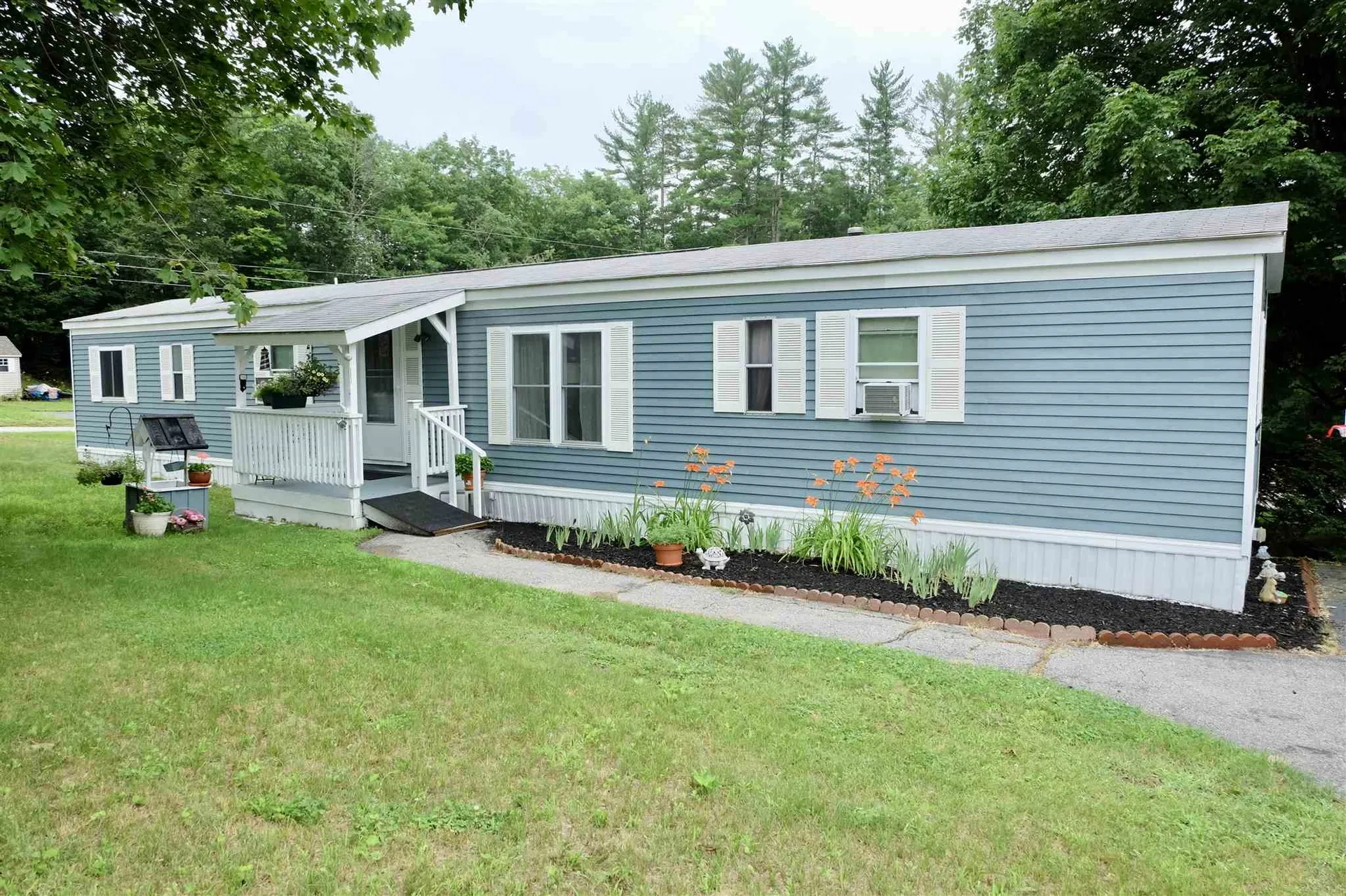 11 Brook Circle Loudon NH 03307