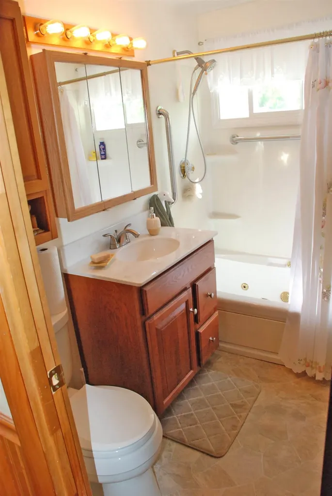 6 Colonial Drive Keene NH 03431