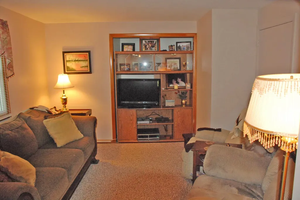 6 Colonial Drive Keene NH 03431