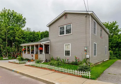32 Leclair Street Winooski VT 05404