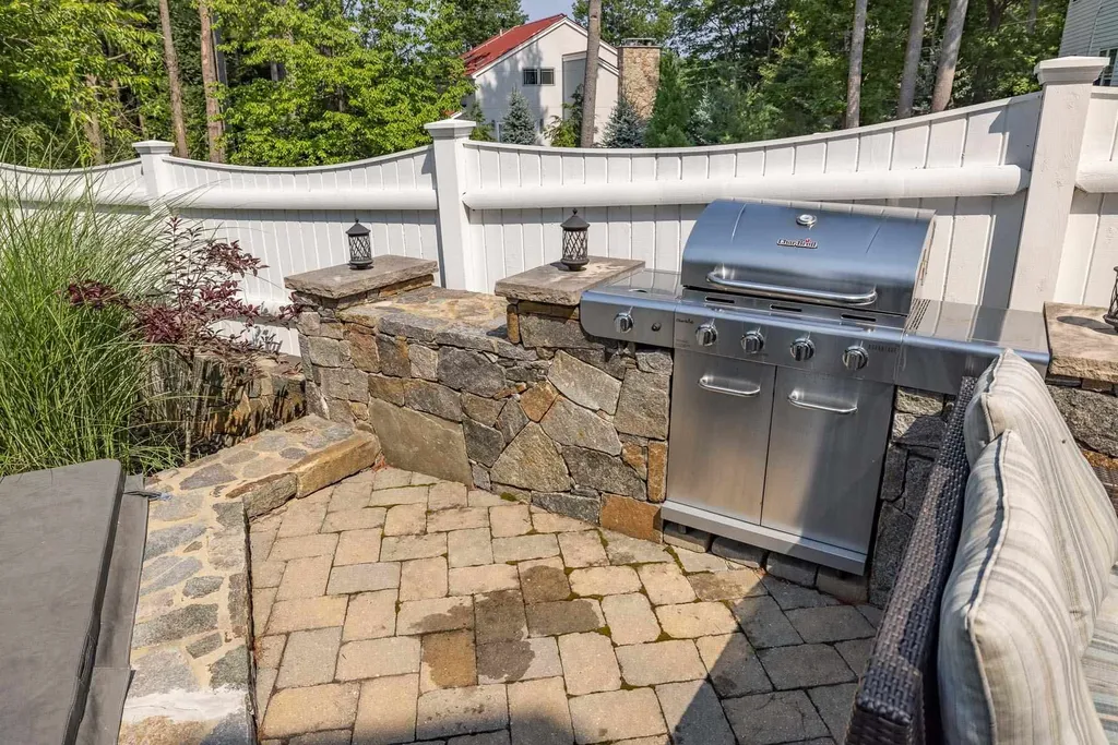 110 Main Mast Circle New Castle NH 03854
