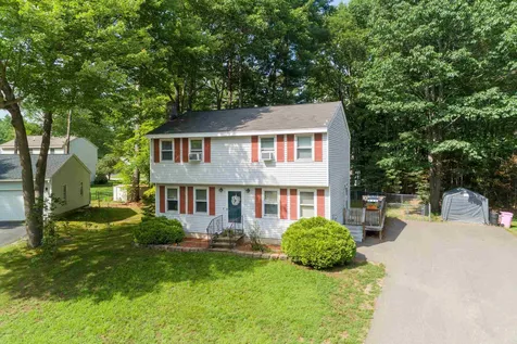 8 Bellflower Circle Concord NH 03303