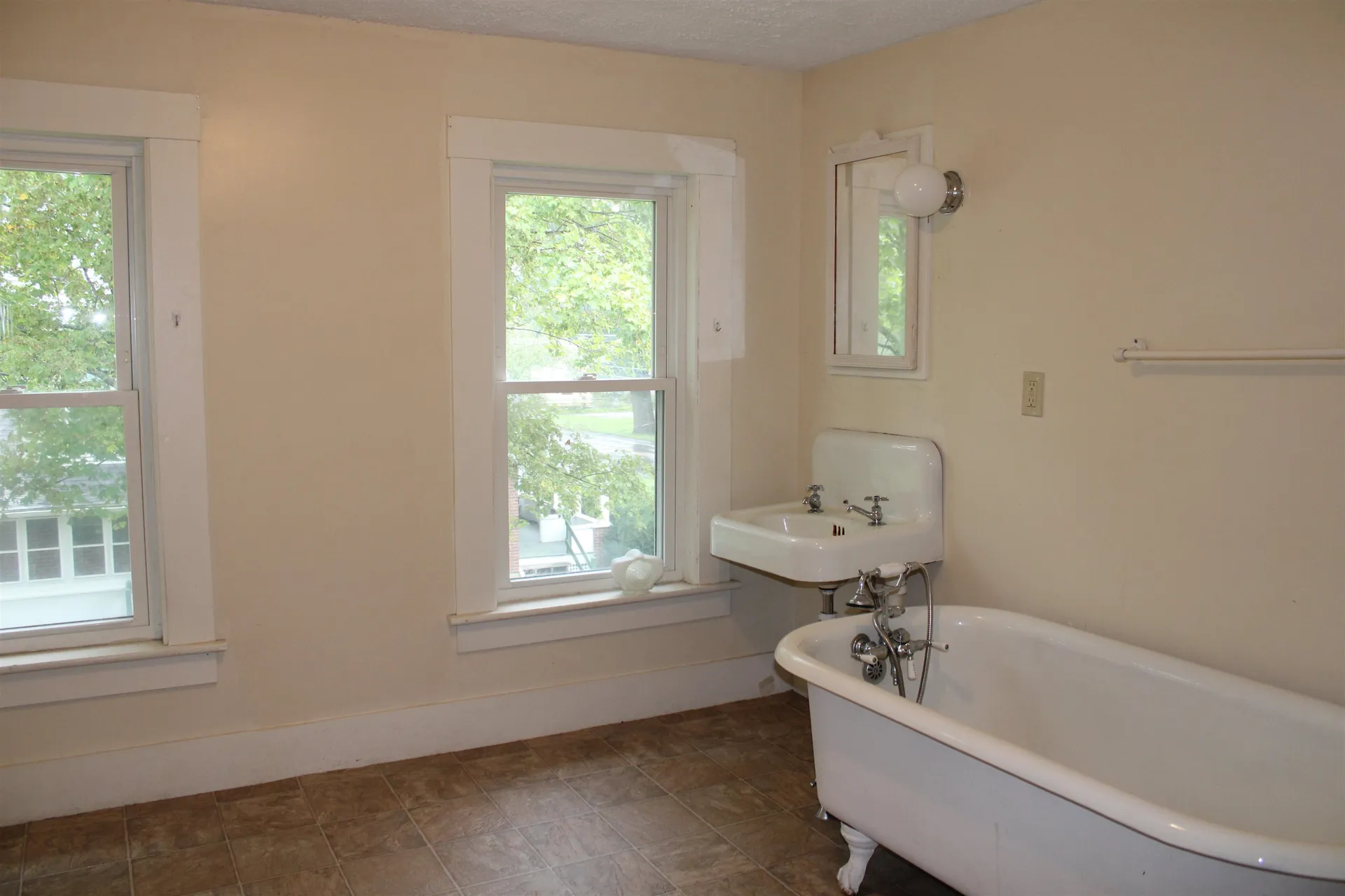 533 Winchester Street Keene NH 03431