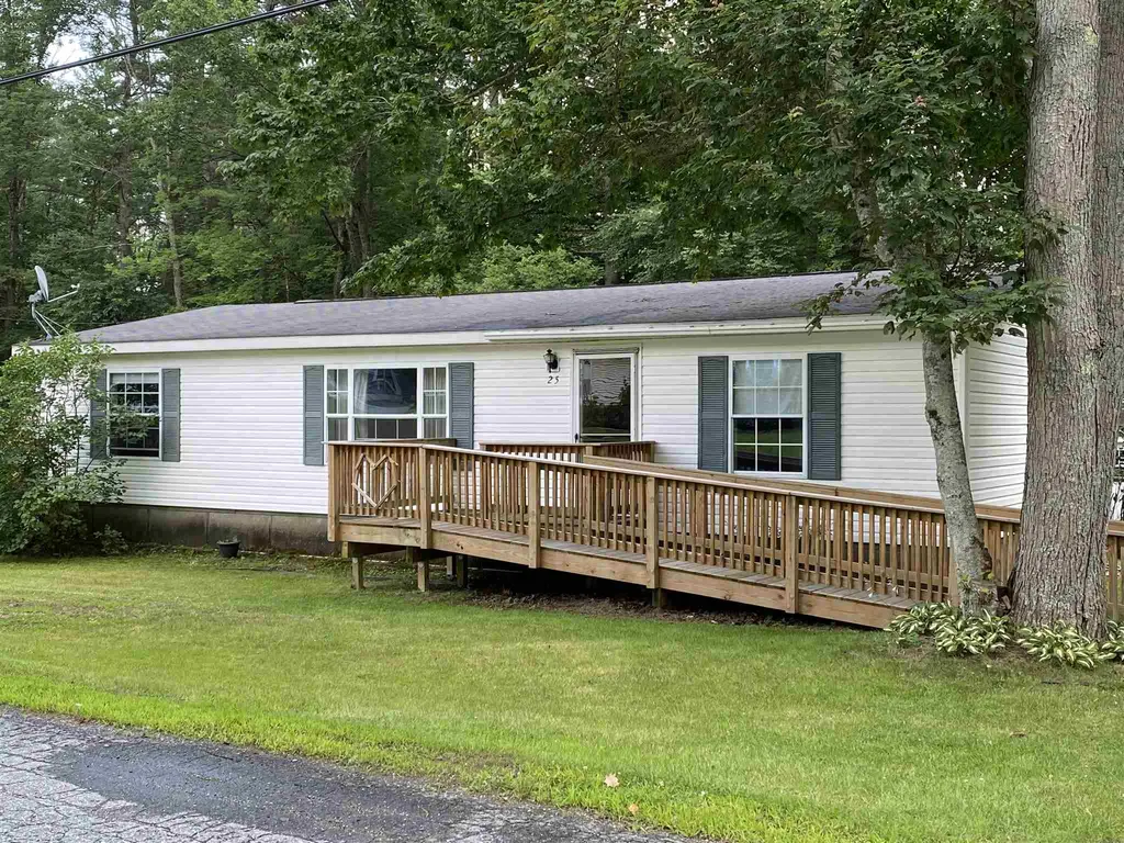 25 Mccusker Place Claremont NH 03743