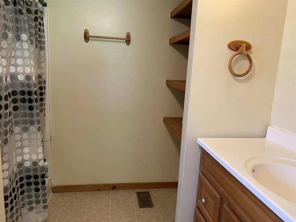 25 Mccusker Place Claremont NH 03743
