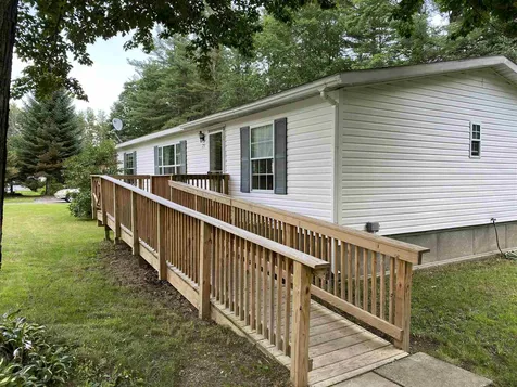 25 Mccusker Place Claremont NH 03743