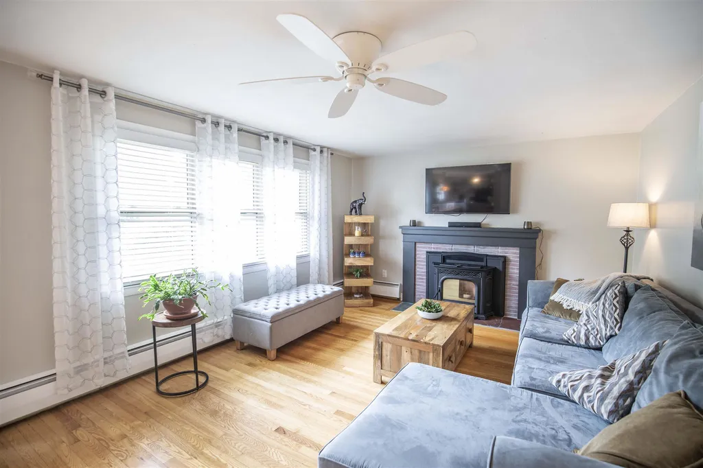 8 Bonnie Drive Exeter NH 03833