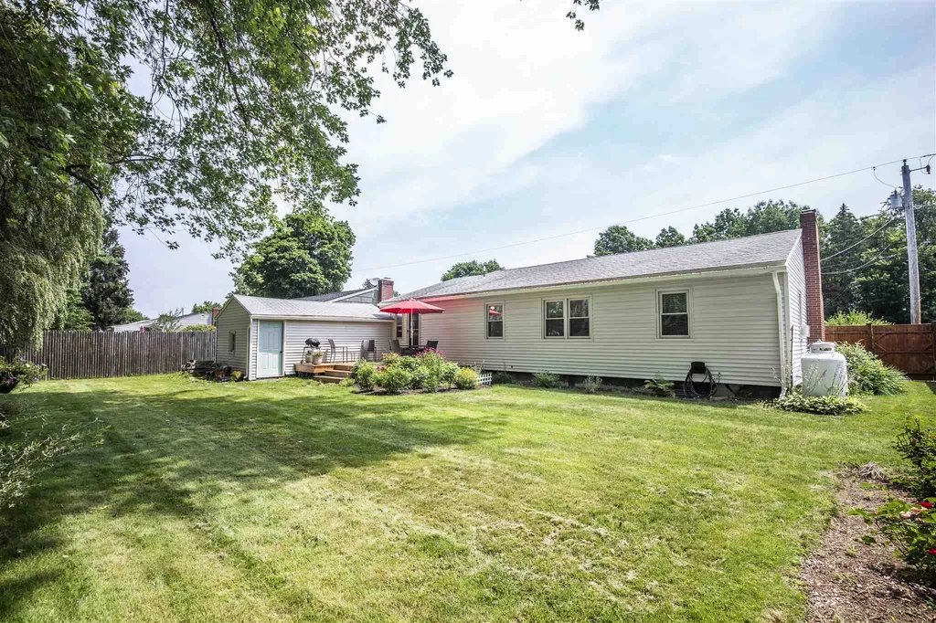 8 Bonnie Drive Exeter NH 03833