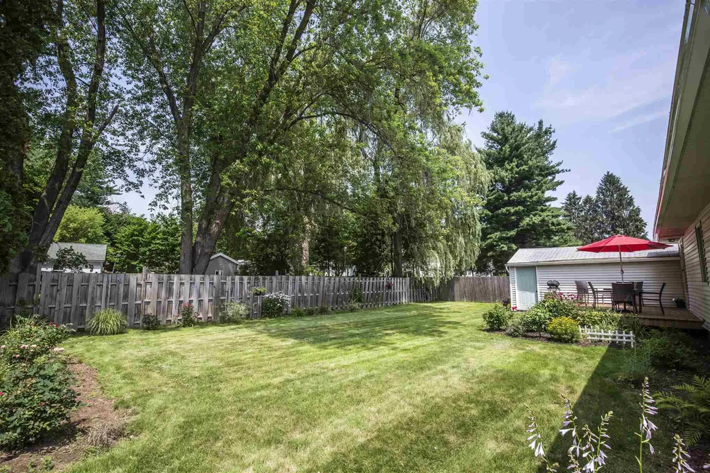 8 Bonnie Drive Exeter NH 03833