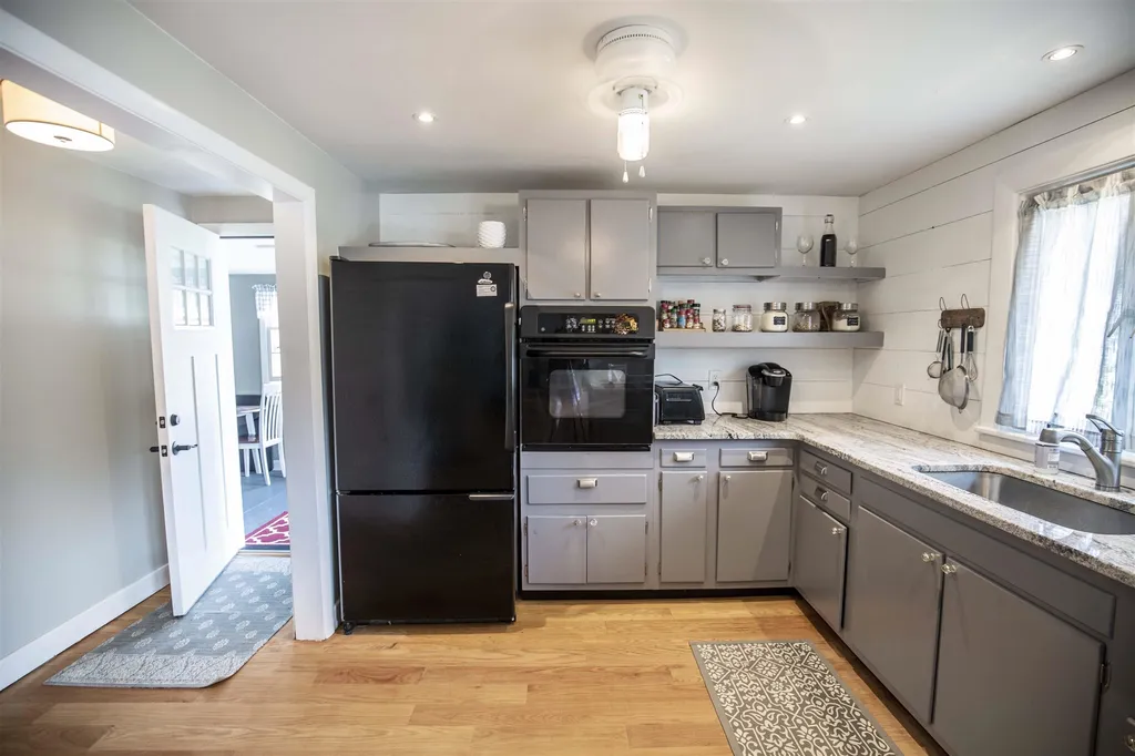 8 Bonnie Drive Exeter NH 03833