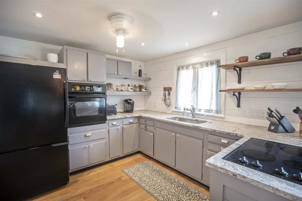 8 Bonnie Drive Exeter NH 03833