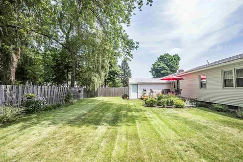 8 Bonnie Drive Exeter NH 03833