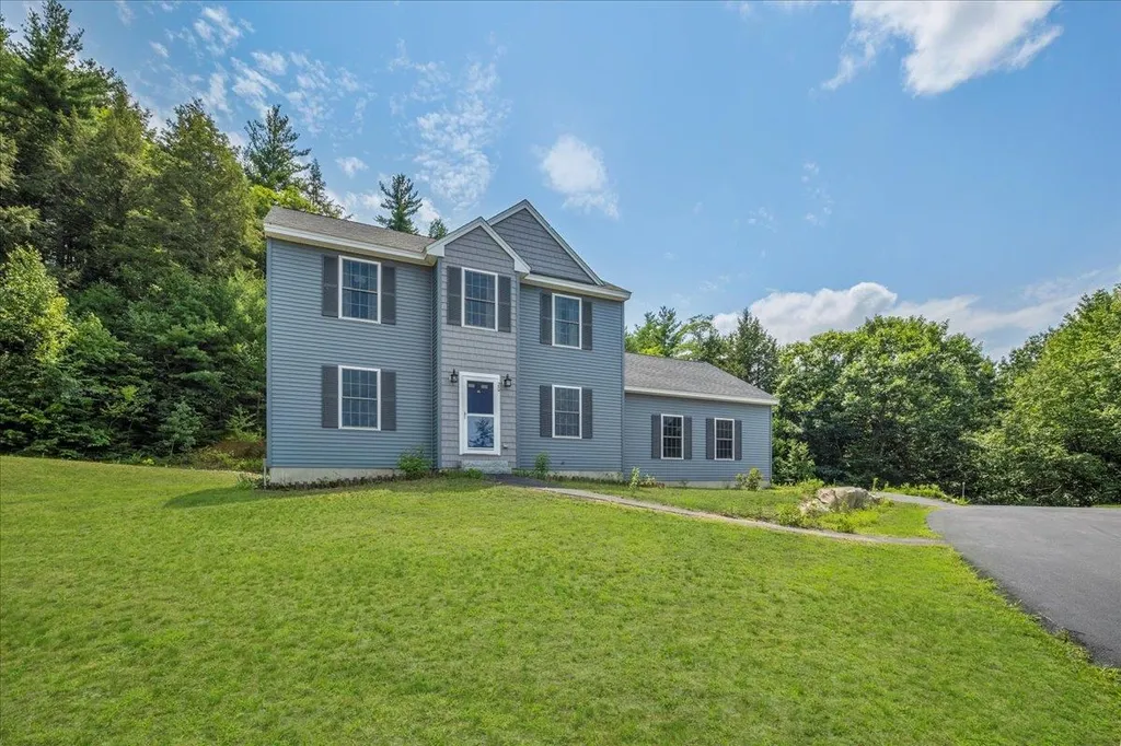 20 Richfield Way Wilton NH 03086