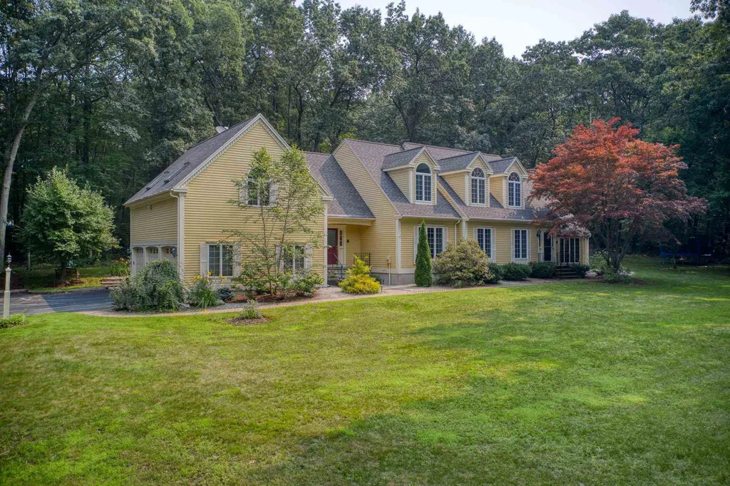 49 Blossom Road Windham NH 03087