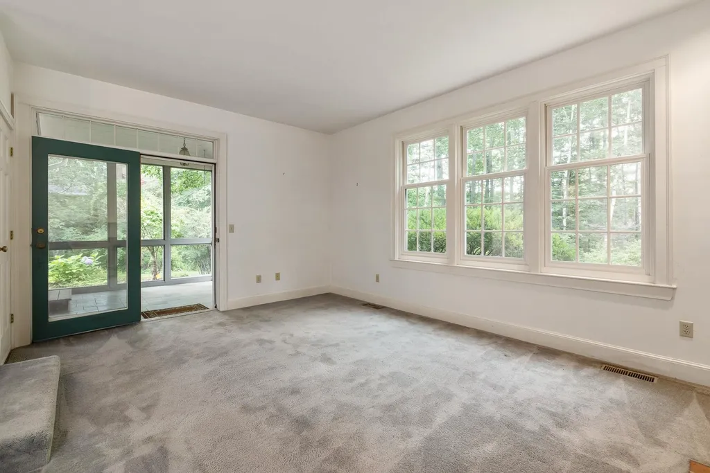 579 Sagamore Avenue Portsmouth NH 03801