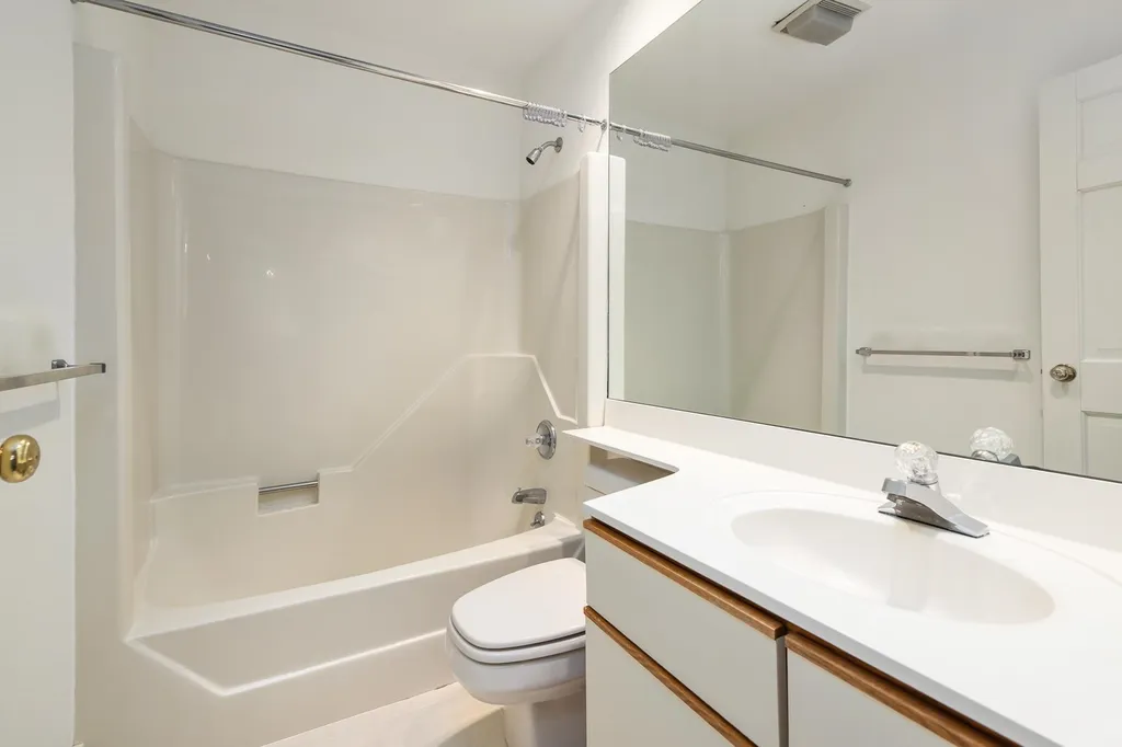 579 Sagamore Avenue Portsmouth NH 03801