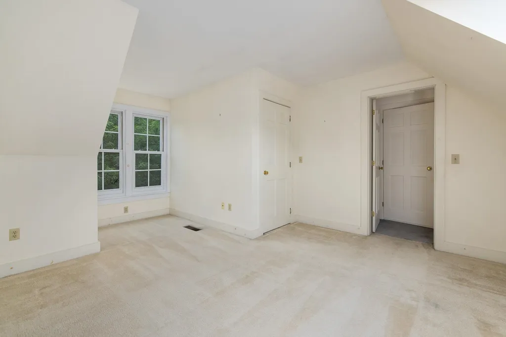 579 Sagamore Avenue Portsmouth NH 03801