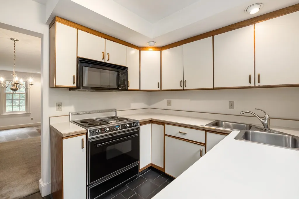 579 Sagamore Avenue Portsmouth NH 03801