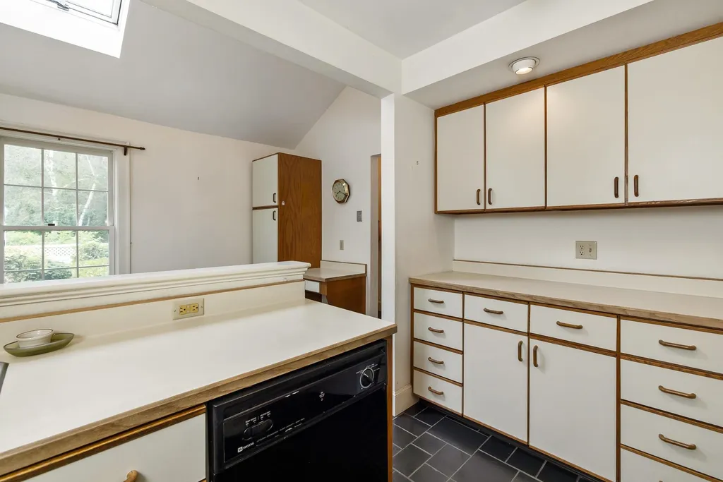 579 Sagamore Avenue Portsmouth NH 03801