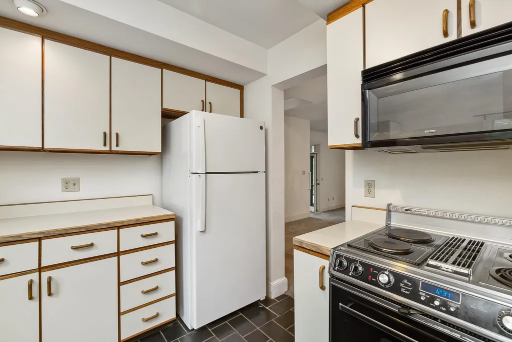 579 Sagamore Avenue Portsmouth NH 03801
