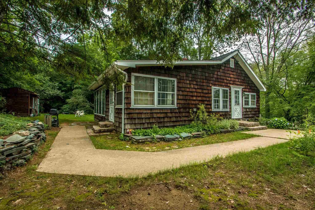 73 E Side Road Conway NH 03818