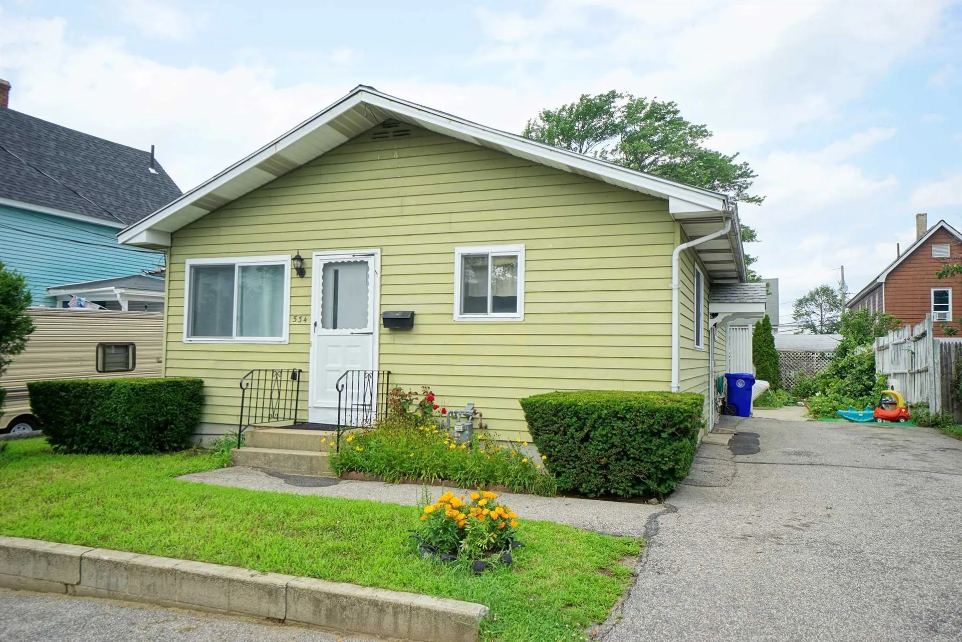 534 Clay Street Manchester NH 03103