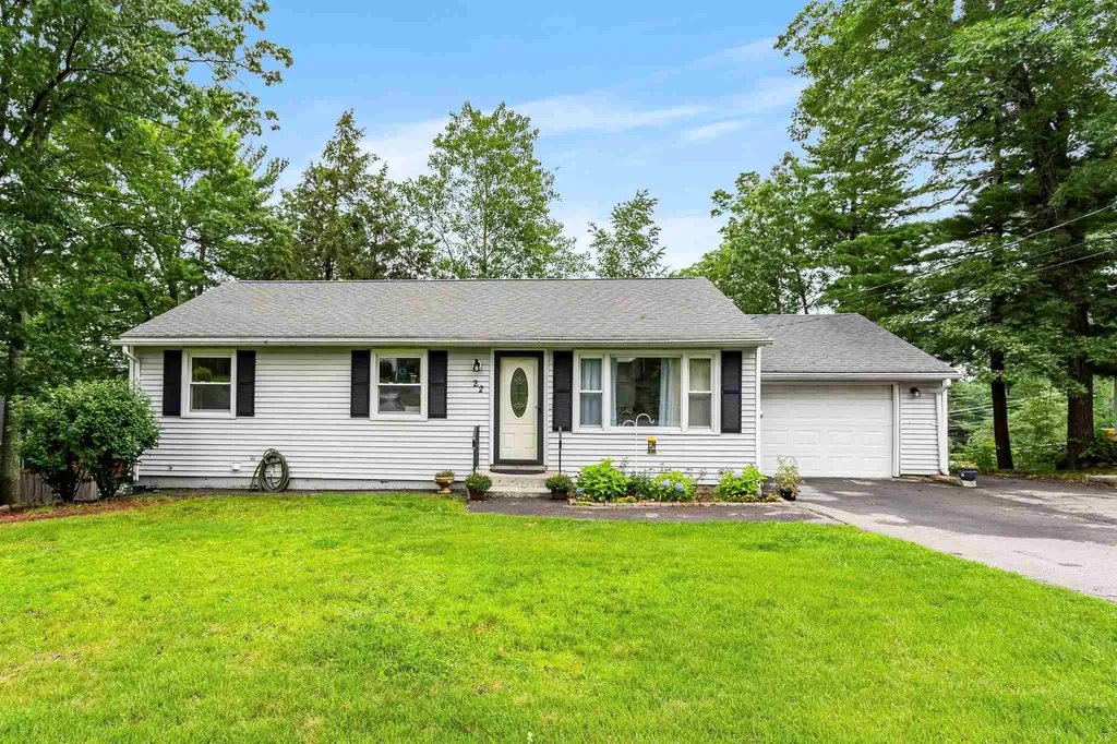 22 Barnesdale Road Nashua NH 03062