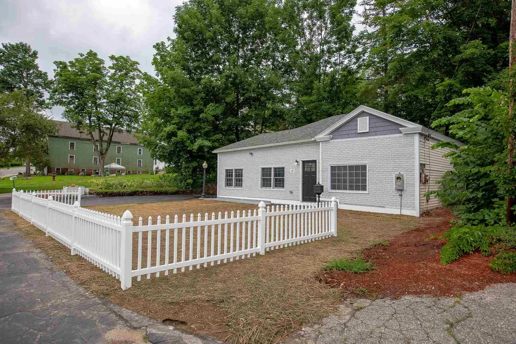 19 Central Street Farmington NH 03835