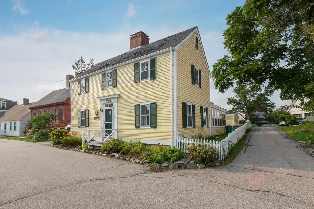 42 Piscataqua Street New Castle NH 03854