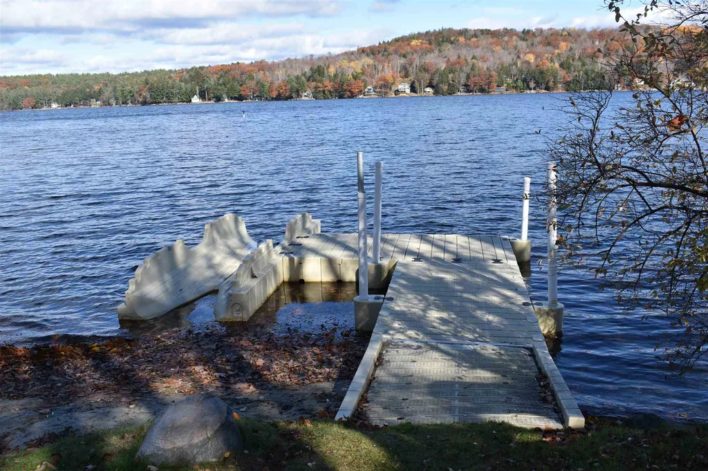 17 Rocky Hill Way Enfield NH 03748