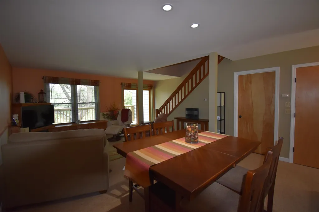 17 Rocky Hill Way Enfield NH 03748