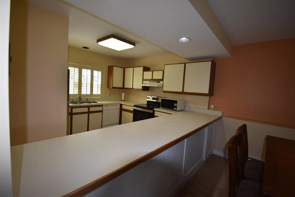 17 Rocky Hill Way Enfield NH 03748