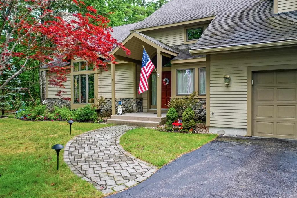 7 Fairway Drive Wolfeboro NH 03894