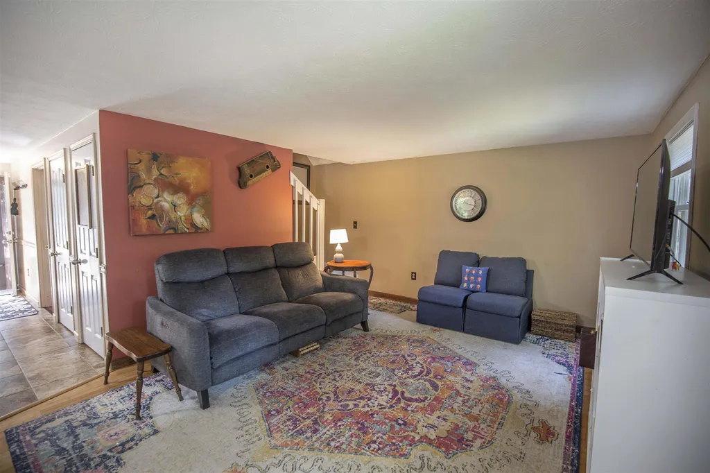 37 Melody Lane Hillsborough NH 03244
