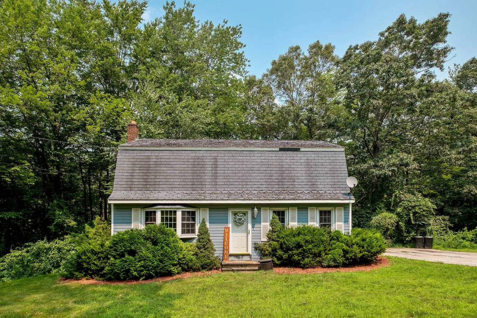 8 Hillside Drive Raymond NH 03077