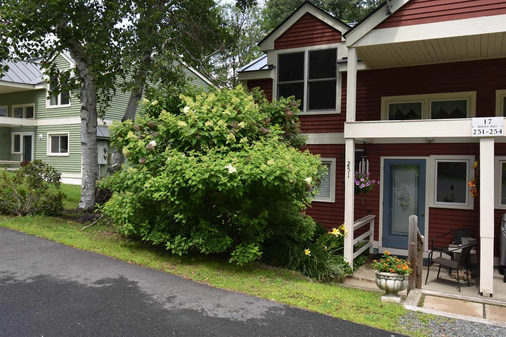 17 Rocky Hill Way Enfield NH 03748