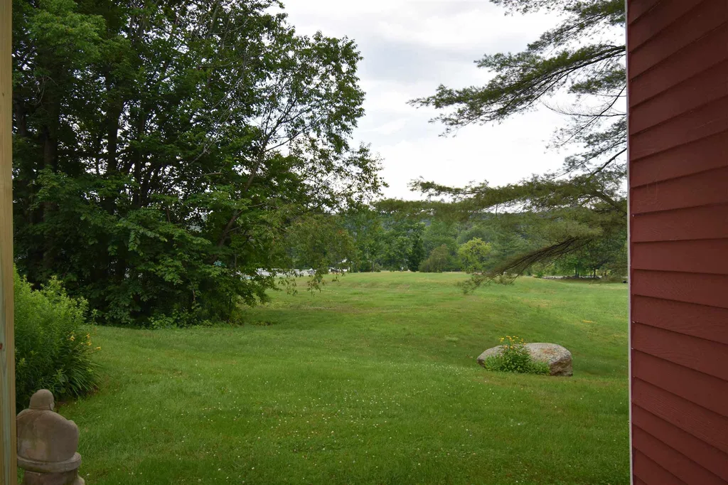 17 Rocky Hill Way Enfield NH 03748