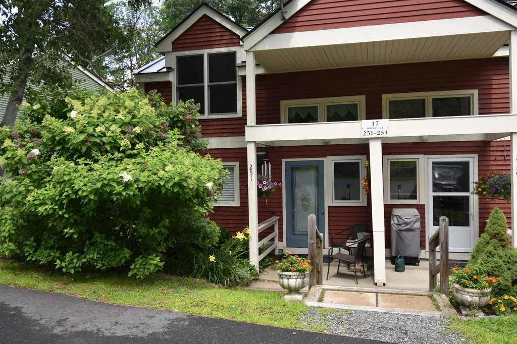 17 Rocky Hill Way Enfield NH 03748