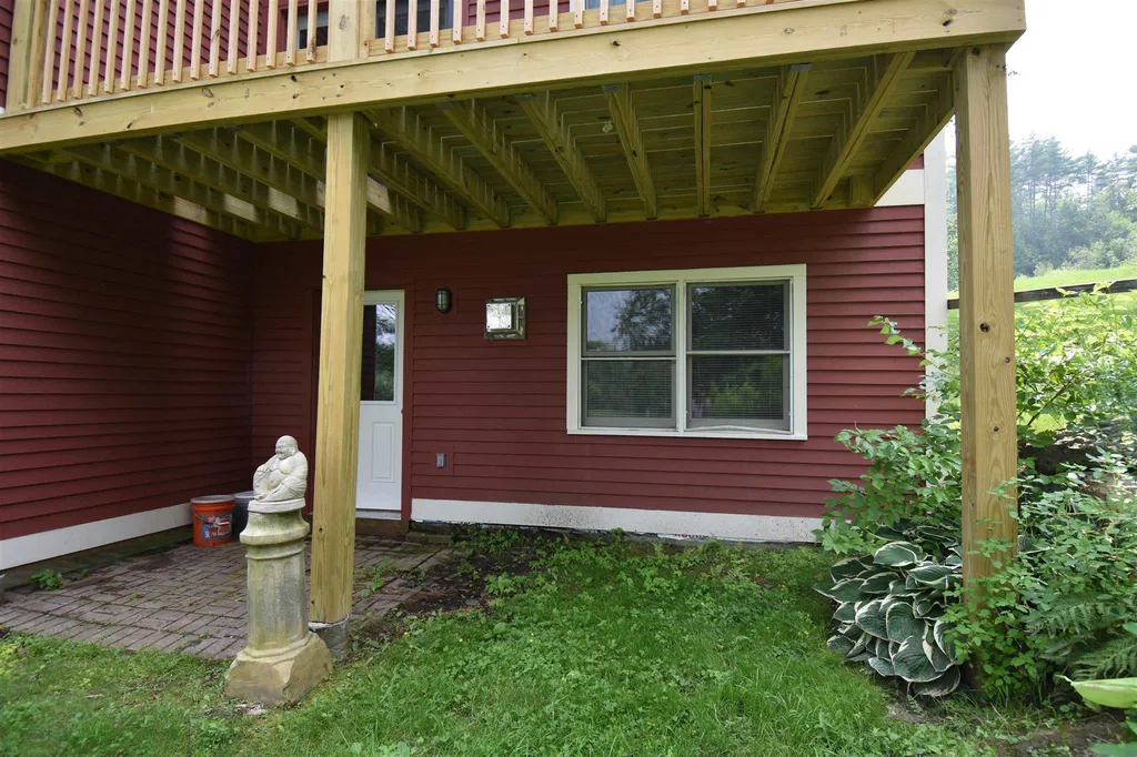 17 Rocky Hill Way Enfield NH 03748