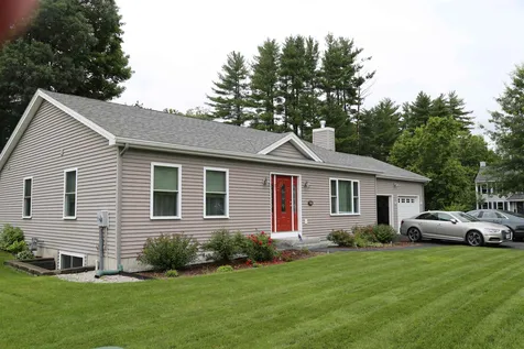 21 Goldenrod Lane Concord NH 03301