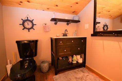 46 Northside Road Lee NH 03861