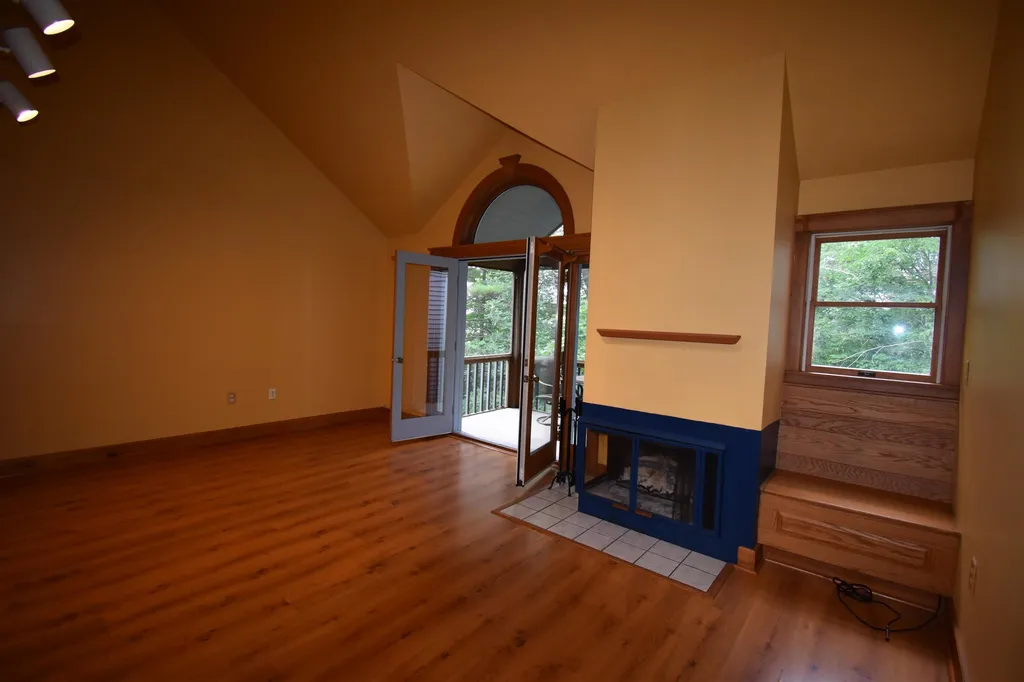 25 Landing Road Enfield NH 03748