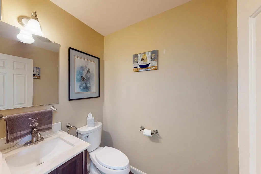 6 Orchards Road Wolfeboro NH 03894