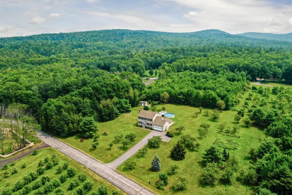 6 Orchards Road Wolfeboro NH 03894