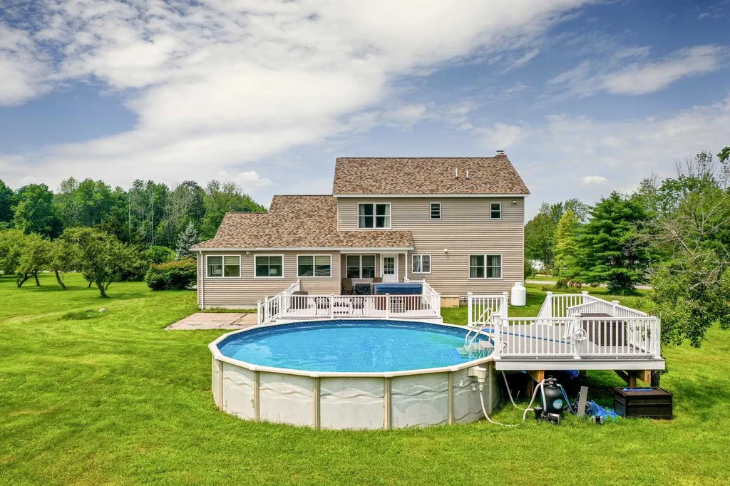 6 Orchards Road Wolfeboro NH 03894