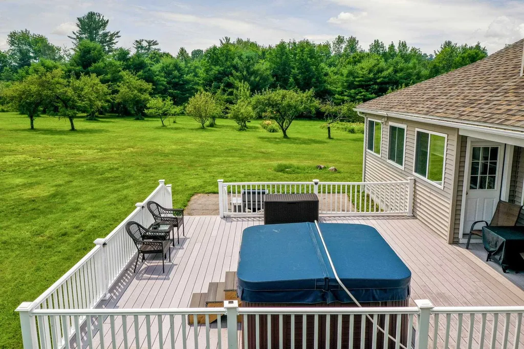 6 Orchards Road Wolfeboro NH 03894