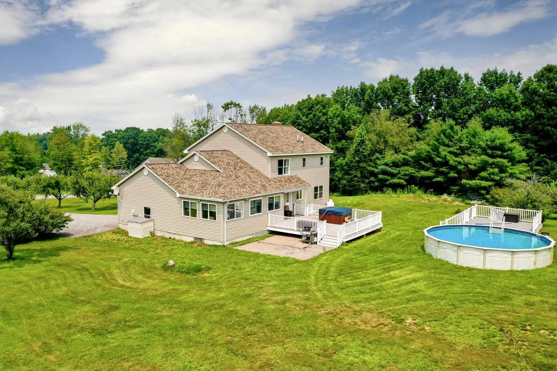 6 Orchards Road Wolfeboro NH 03894