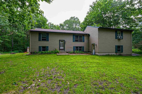 8 Beaver Pond Road Kingston NH 03848